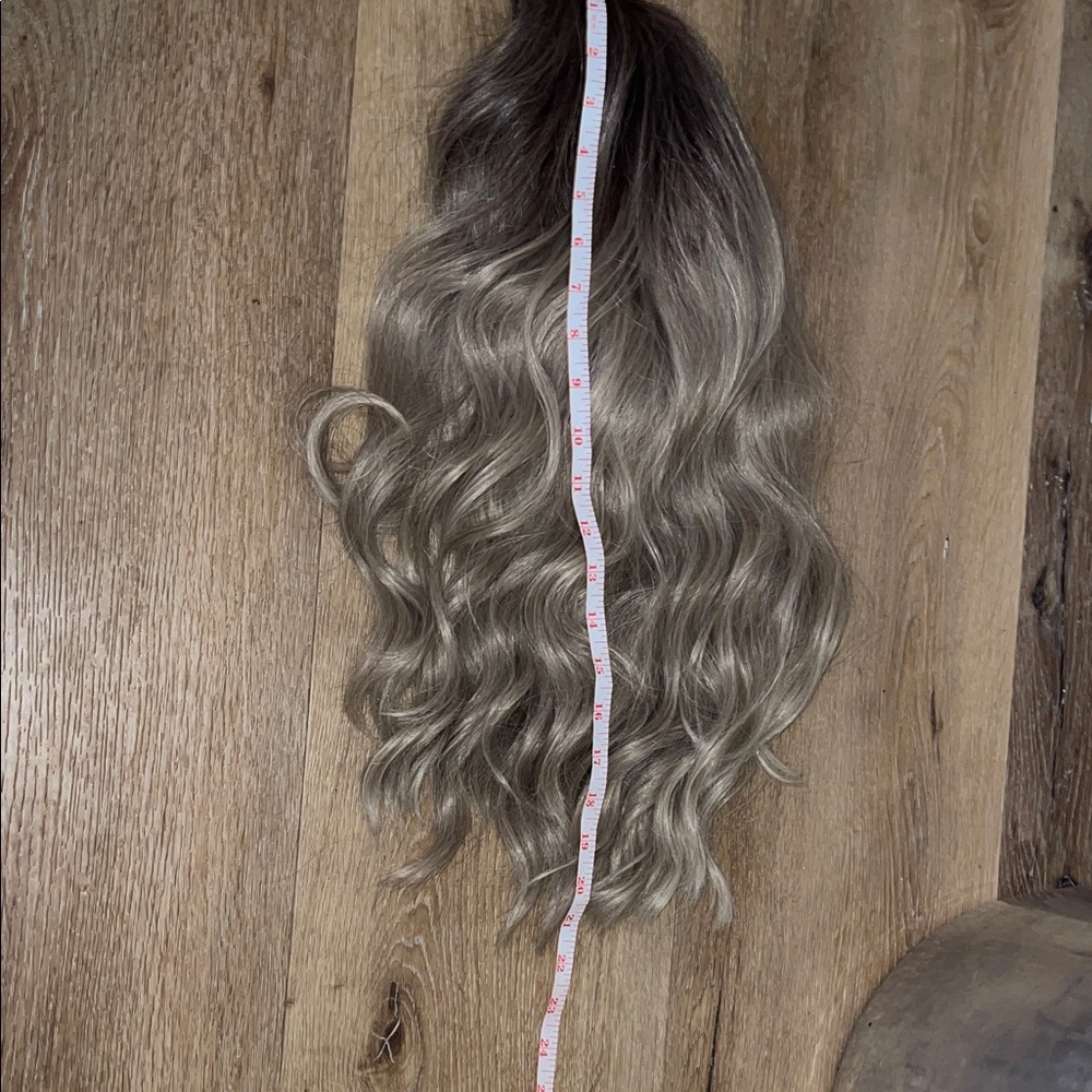 Glam Wavy Lace Wig – 22” Blonde Blend with Dark Roots, Soft & Natural # Q - Picture 14 of 15
